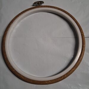 Anchor Faux Wood Oval Embroidery Hoop & Frame 6"x7.5"